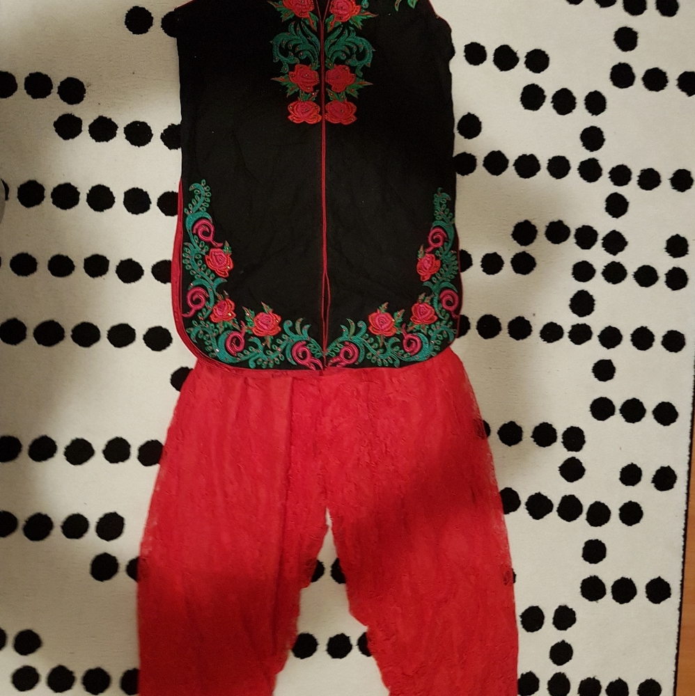 Pakistani outfit